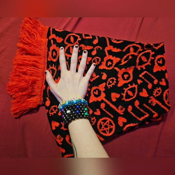 Scarf - Picture 4 of 4